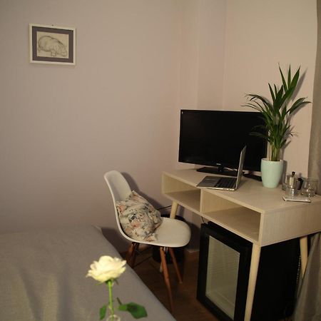 Bed&Breakfast Kod Smilje ベオグラード エクステリア 写真