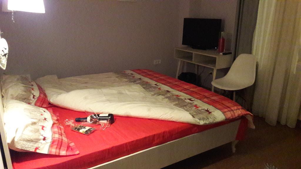 Bed&Breakfast Kod Smilje ベオグラード エクステリア 写真